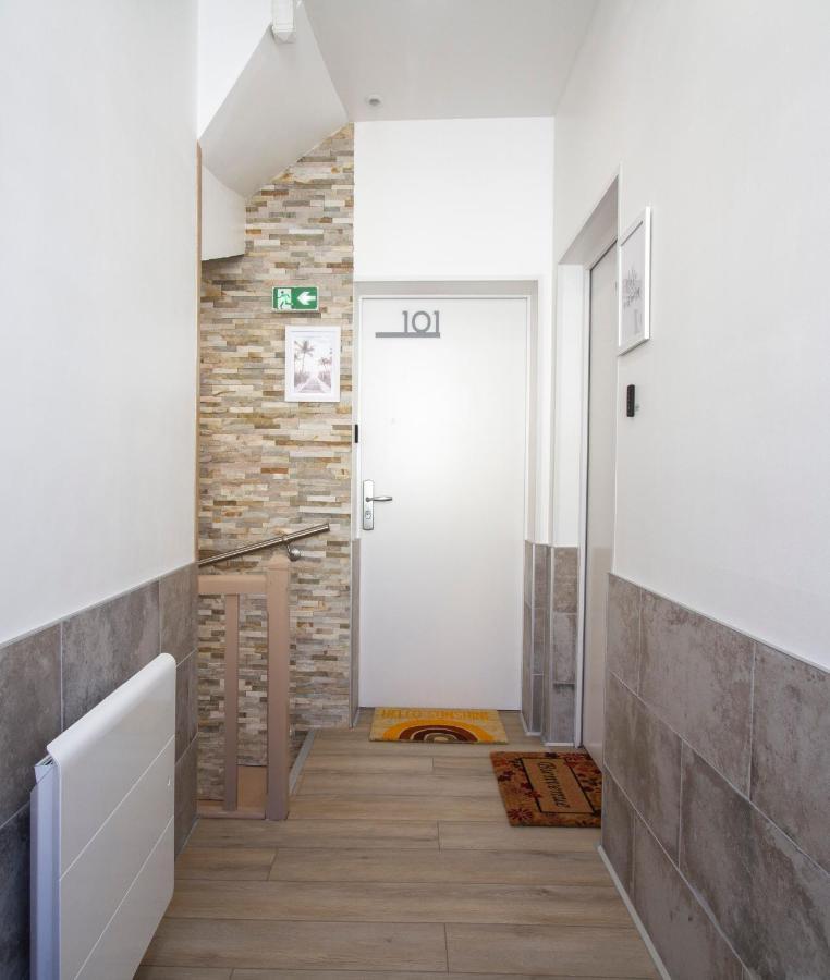 Soleil D'Ete - Netflix & Wifi - Balcon - Climatisation - Parking Gratuit - Check-In 24H24 - Emplacement Velos - Goodmarning Châlons-en-Champagne Exteriör bild
