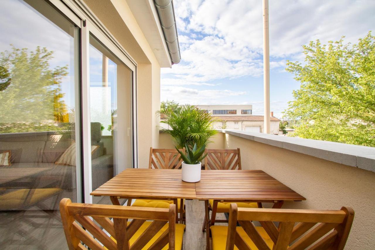 Soleil D'Ete - Netflix & Wifi - Balcon - Climatisation - Parking Gratuit - Check-In 24H24 - Emplacement Velos - Goodmarning Châlons-en-Champagne Exteriör bild